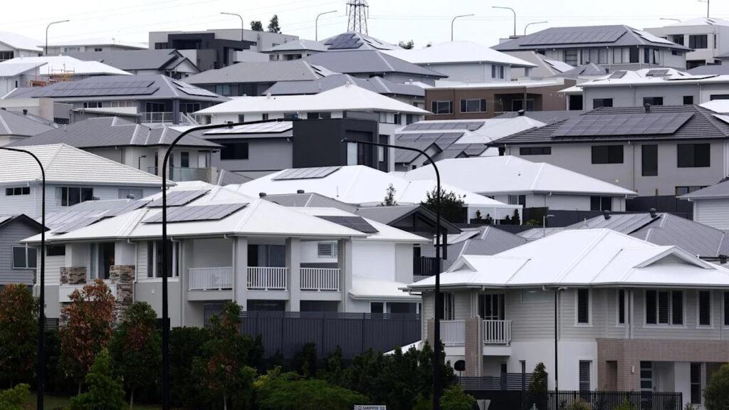 Weak housing market could imperil Australia's economy
