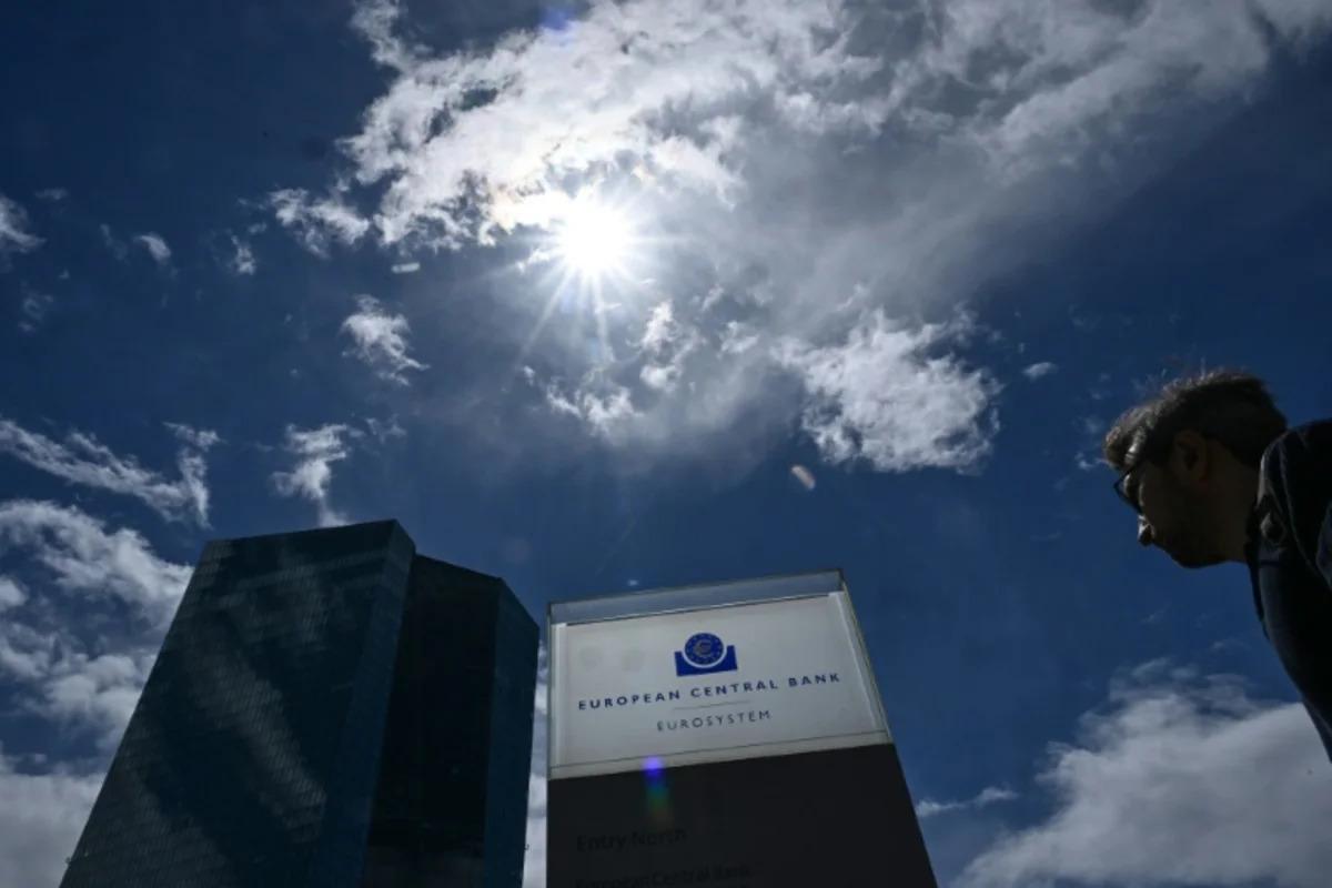 New Mideast fighting keeps eurozone rate-setters on edge