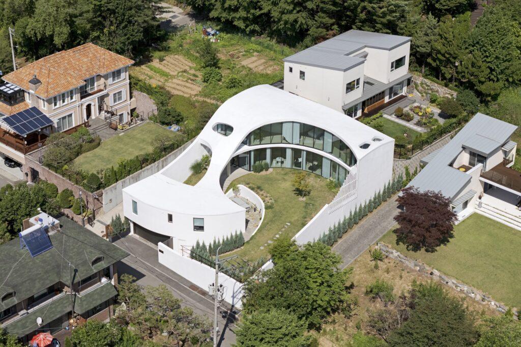 The Orb House / Chiasmus Partners